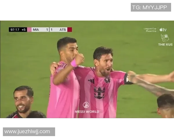 足球球星挥拳庆祝瞬间揭示他们的激情与力量象征